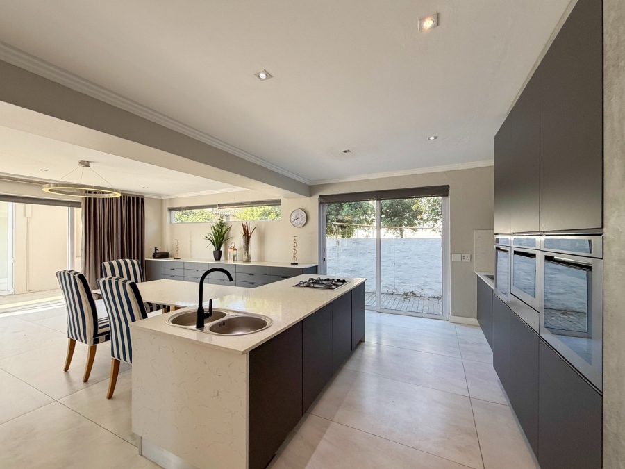 5 Bedroom Property for Sale in The Islands Estates North West